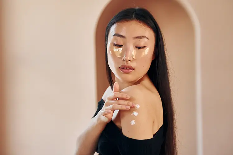 Moisturiser and skincare routine products for dewy glowing skin