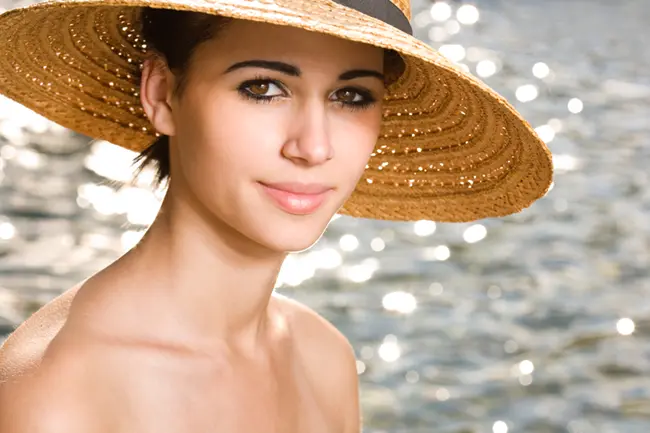 Natural summer glow makeup — fresh skin look for warm weather
